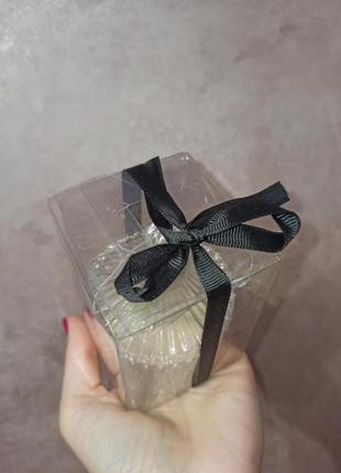 Стильная парфюмированная свеча в стеклянном подсвечнике пинтерат