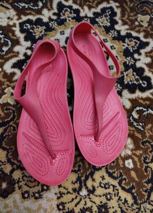 Босоніжки фірми crocs