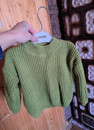 Вязаный свитерик подойдет от 6месяц до 1.6 лет.