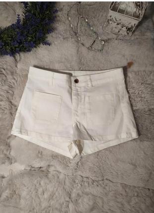 Женские шорты белые молочные h&m