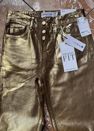 Золотые брюки stradivarius fit