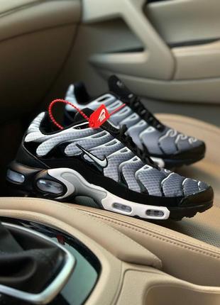Nike air max plus black white  and  reflect silver online