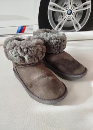 Ugg. оригінальні чоботи уги 31 розмір.
