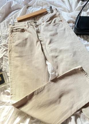 Базовые женские прямые джинсы бежевого цвета в стиле mom, модель levi’s 501, размер 32.