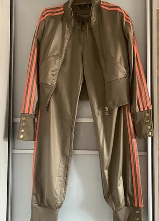 Спортивный костюм adidas