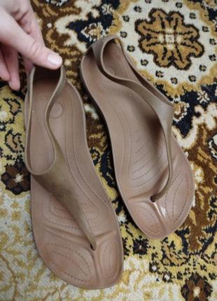 Босоніжки фірми crocs