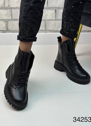 Демисезонные женские ботинки из натуральной кожи черного цвета 34253