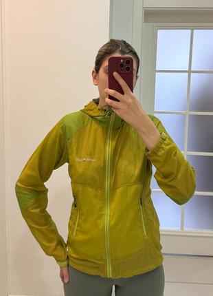 Ультралегка жіноча куртка вітрівка montbell size m