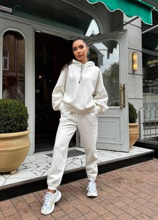 Теплий спортивний костюм. не кашлатиться