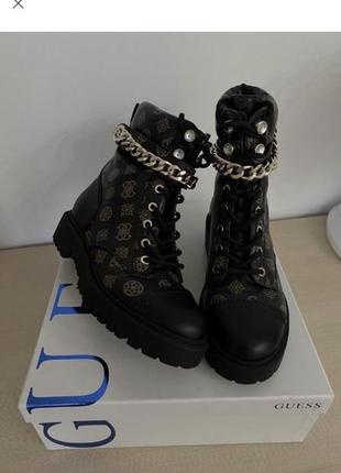 Новые ботинки guess