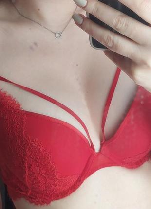 Бюстгалтер красный