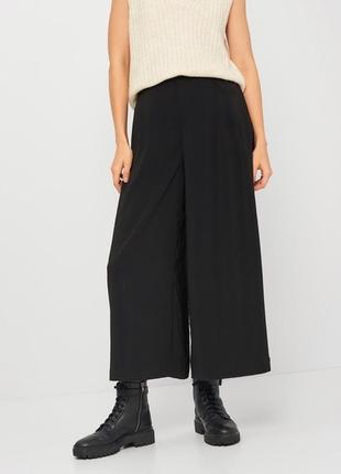 Черные трикотажные штаны кюлоты zara