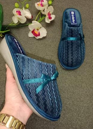 Красиві капці на танкетці inblu