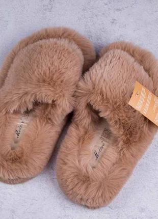 Пухнасті домашні тапки, хутряні капці