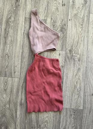 Платье от bershka мини с вырезом