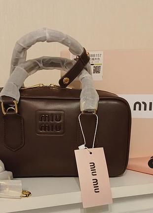 Кожаная коричневая сумочка miu miu