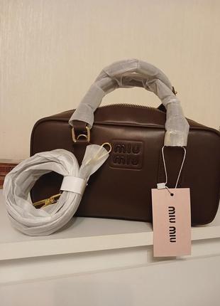 Коричнева сумочка miu miu2 фото
