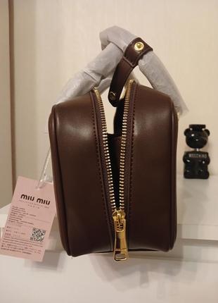 Коричнева сумочка miu miu3 фото