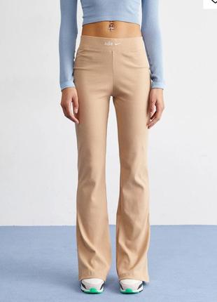 Nike sportswear trend flared pant2 фото