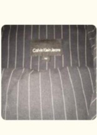 Продам костюм calvin klein jeans