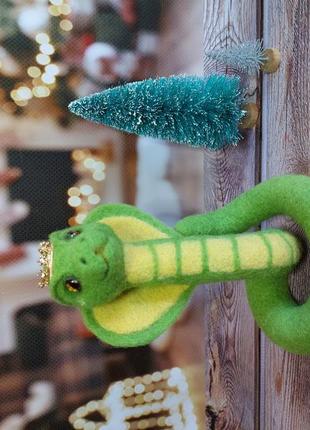Змея королевская кобра