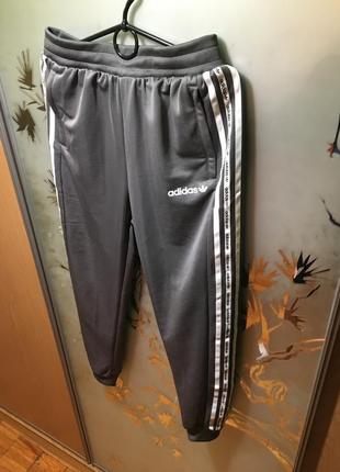 Спортивні штани adidas, оригінал сірі с полосками