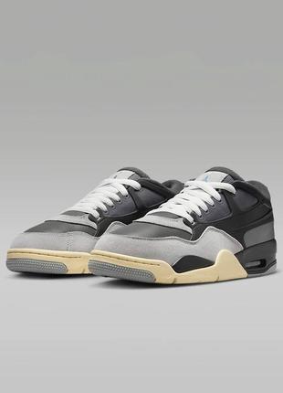 Топовые оригинальные кроссовки от бренда nike jordan в темно-сером тоне