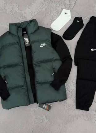 Чоловічий спортивний костюм nike + жилетка + шкарпетки в подарунок зелений з чорним найк без капюшона весняний (b)