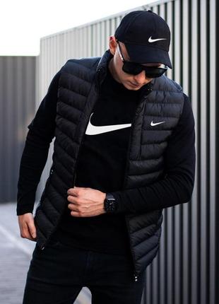Мужская жилетка nike черная без капюшона из плащевки весенняя осенняя безрукавка найк демисезонная (b)