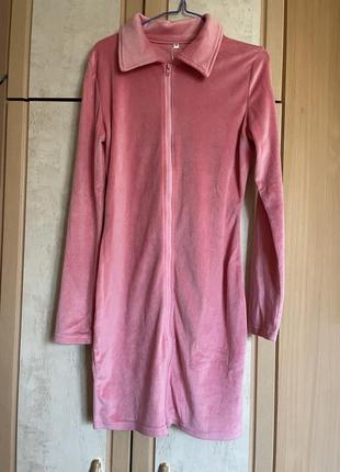 Рожева сукня на змійці