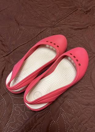 Женские кроксы