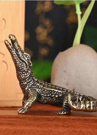 Латунный крокодил: стильная статуэтка для декора дома, офиса и праздников