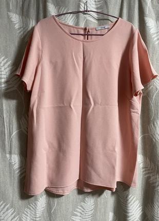 Ніжно рожева футболка