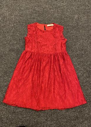 Платье гипюровое красное на девочку 5-6 лет