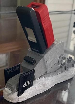 Упавший держатель at-at со звезних войн, держатель usb флешек и sd карт