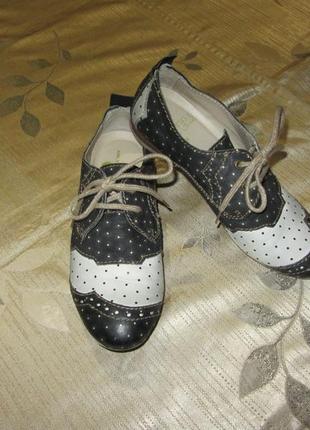 Шкіряні жіночі туфлі rovers р. 38