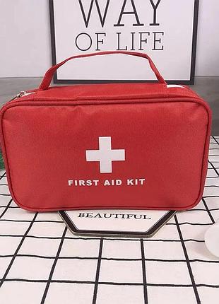 Аптечка, дорожная / автомобильная аптечка (сумка) для хранения лекарств / косметики