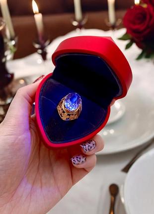 Футляр для кільця з підсвічуванням червона коробочка у формі серця подарункова скринька упаковка