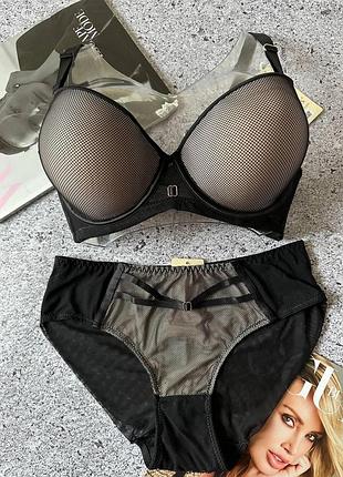 Женское нижнее белье на чашку d комплект черного цвета