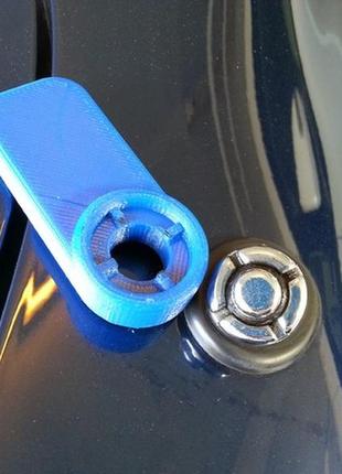 Ключ/патрон для снятия  фиксатора мачты автомобильной радиоантенны  toyota camry