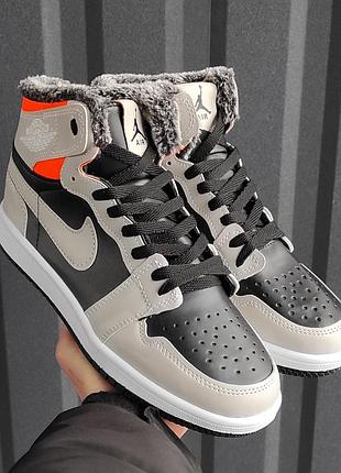 Зимові  чоловічі кросівки    nike air jordan 1 retro