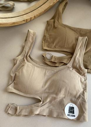 Топ с красивым вырезом