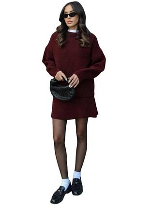 Костюм зі спідницею