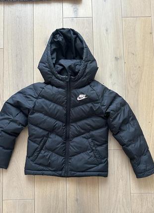 Курточка nike