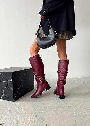 Шикарные зимние сапоги на низком каблуке