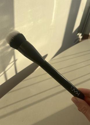 Кисть для тона nyx
