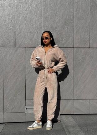 Жіночий стильний плюшевий костюм двійка teddy у бежевому кольорі  42-46