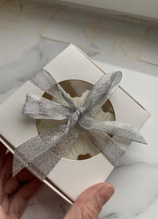 Новогодняя свеча снежинка в подарочной упаковке