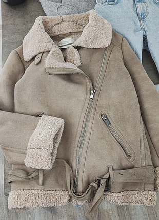 Стильна бежева дублянка zara