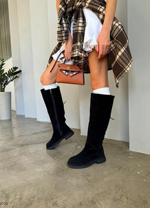 Шикарные натуральные сапоги-трубы со стразами